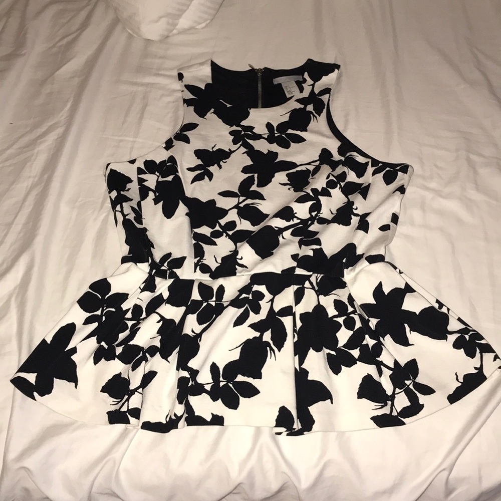 H&M shirt. Thick fabric, very flattering and cute